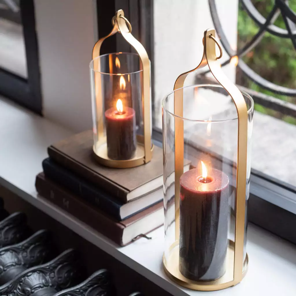 LANTERNS & HURRICANES