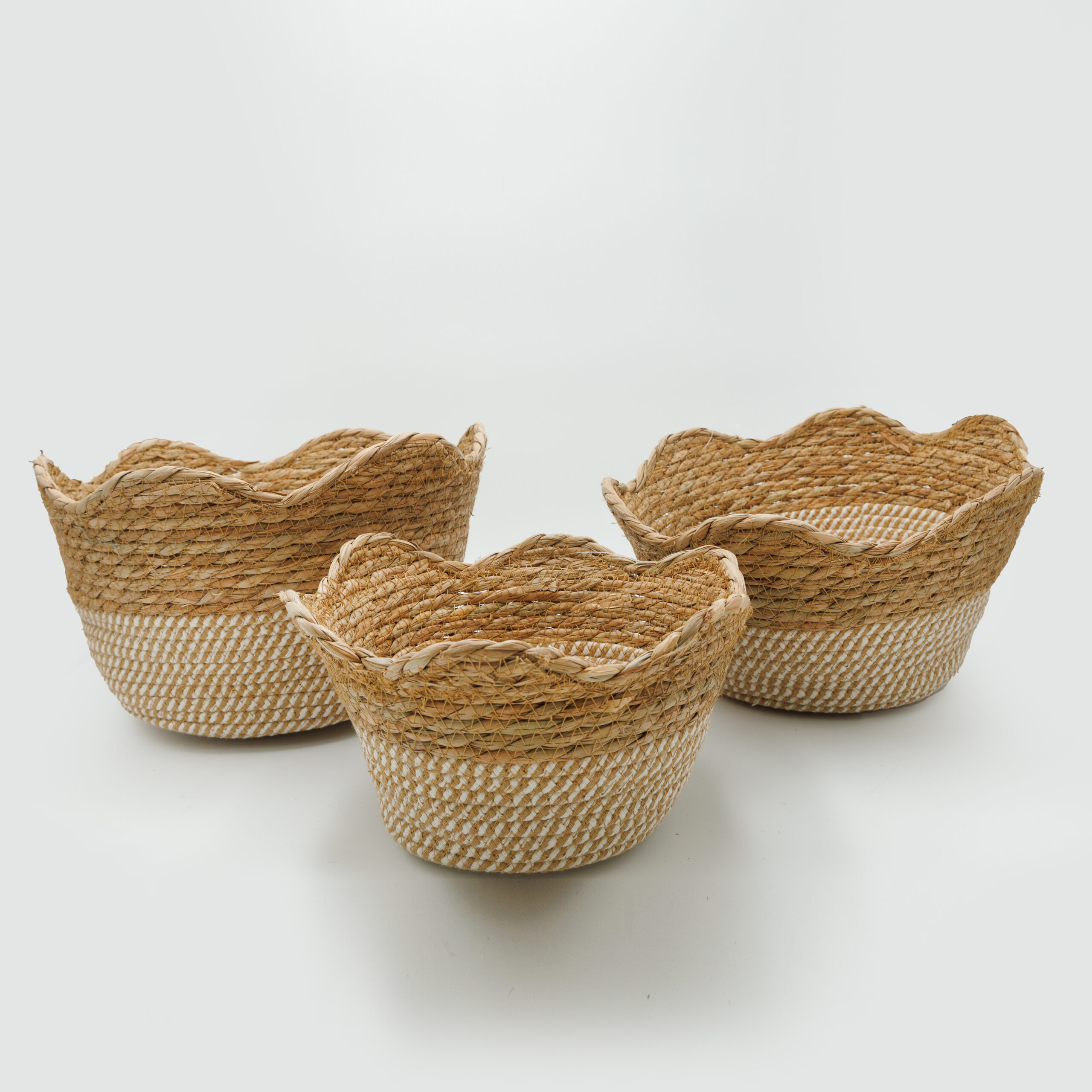 WOVEN  BASKET BROWN-BEIGE